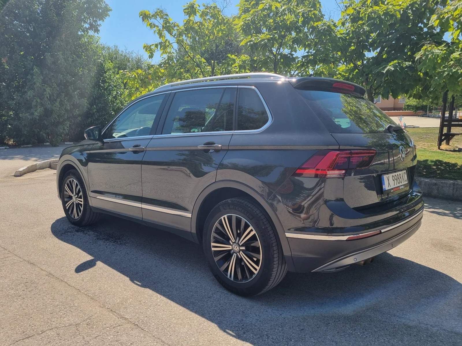 VW Tiguan HIGHLINE 4 motion 2.0 TDI 190 к.с - изображение 6