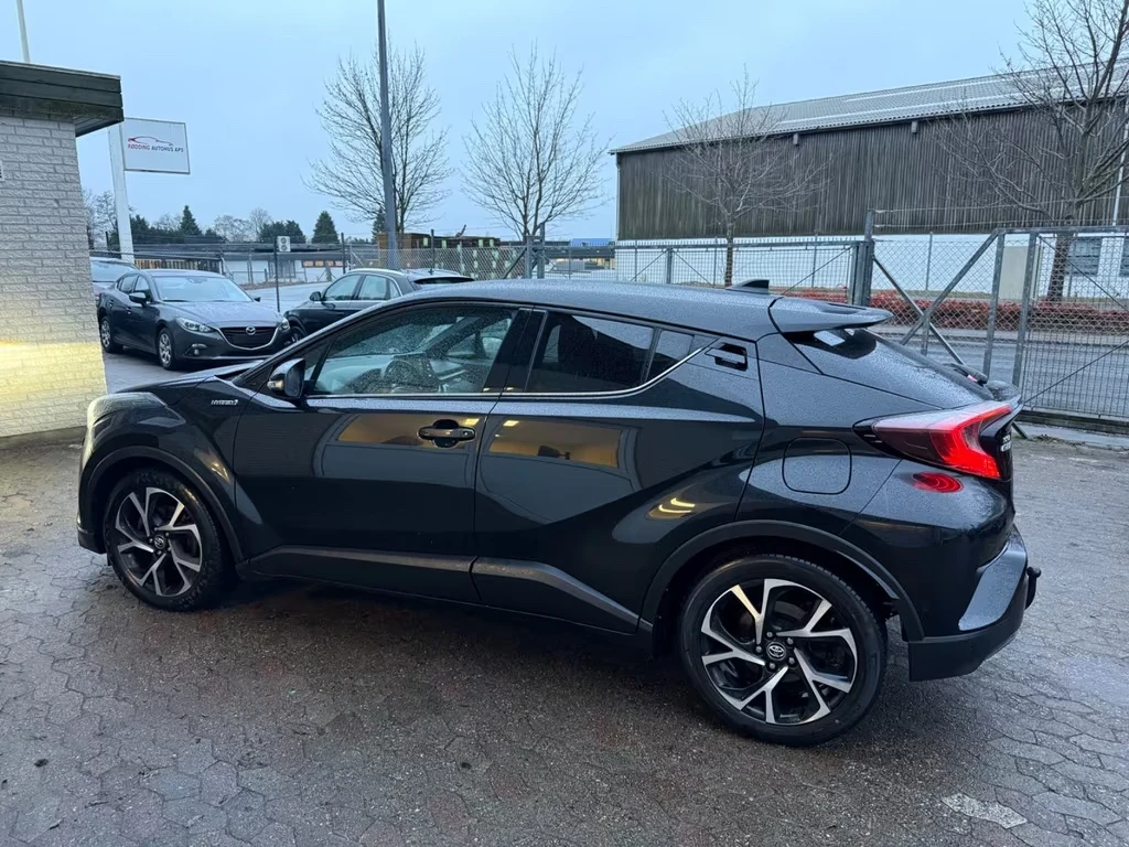 Toyota C-HR 1.8 b 98кс - изображение 7