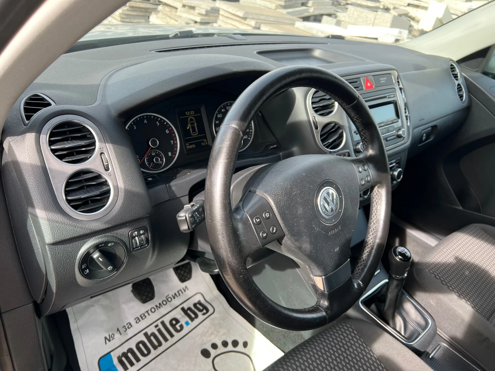 VW Tiguan 1.4TSI/150к.с.BLUEMOTION ПЕРФЕКТЕН 95х.км, снимка 11 - Автомобили и джипове - 53469003