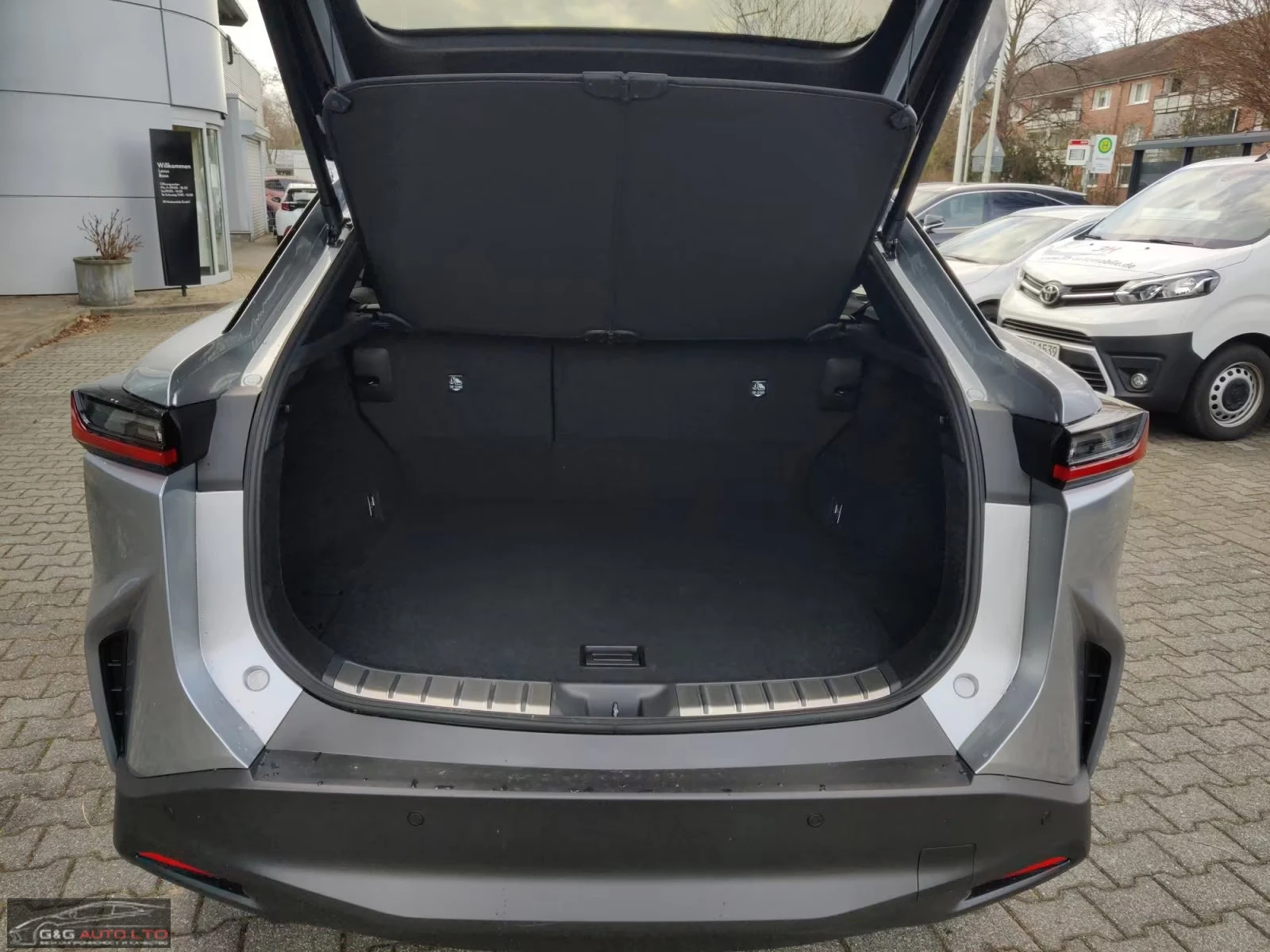 Lexus RZ НОВ!/350e/224HP/EXECUTIVE/360/HUD/LED/ACC/919g, снимка 14 - Автомобили и джипове - 53825871