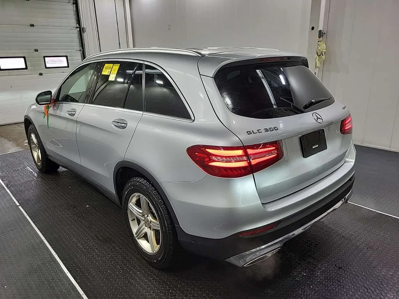 Mercedes-Benz GLC * 300 * CARFAX * ЦЕНА ДО БГ, снимка 4 - Автомобили и джипове - 53928146