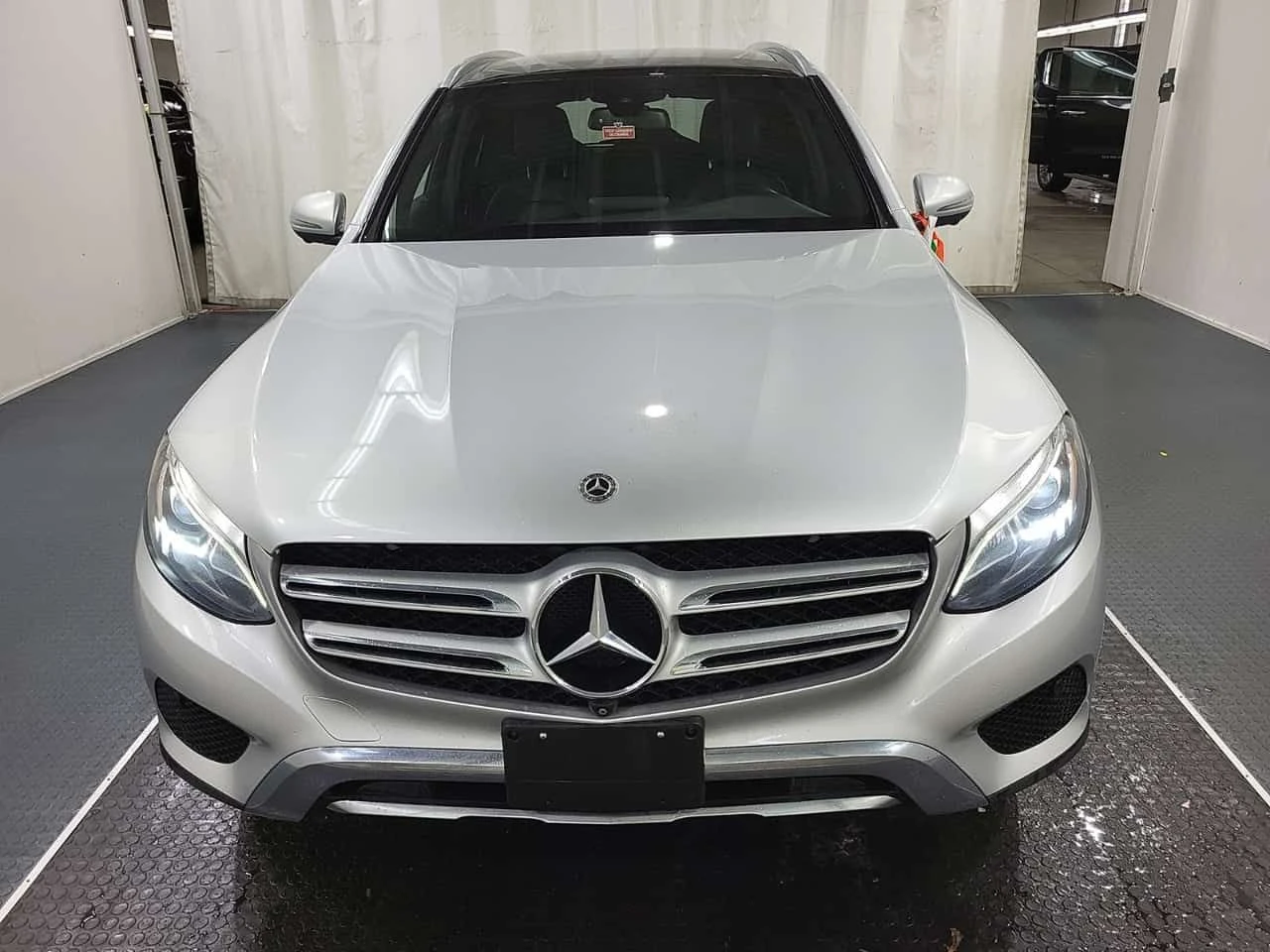 Mercedes-Benz GLC * 300 * CARFAX * ЦЕНА ДО БГ, снимка 2 - Автомобили и джипове - 53928146