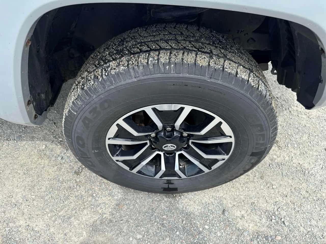 Toyota Tacoma * 4x4 Double Cab SB * CARFAX * ЦЕНА ДО БГ, снимка 9 - Автомобили и джипове - 54935256