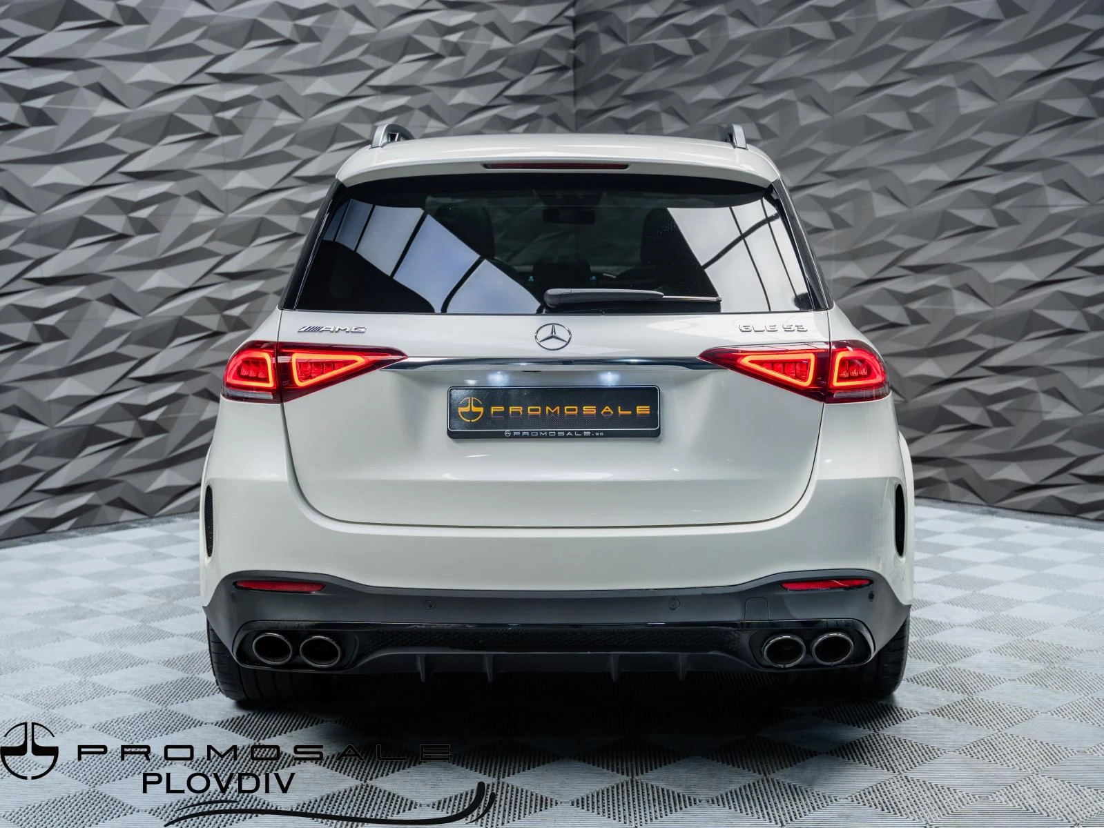 Mercedes-Benz GLE 53 4MATIC BURMESTER* 360CAM* CARBON* ОБДУХВ* PANO* AIRMATIC*, снимка 16 - Автомобили и джипове - 55546255