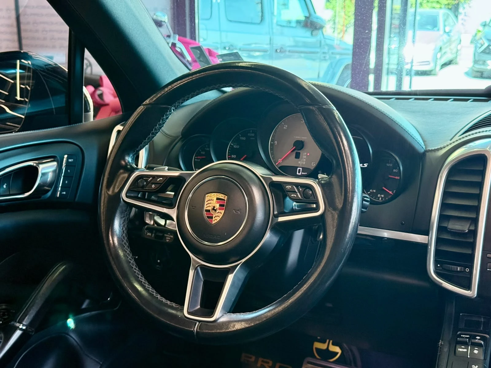 Porsche Cayenne S* 4.2* 4x4* BOSE* Full* Обдух* Pano* ЛИЗИНГ , снимка 10 - Автомобили и джипове - 55645419