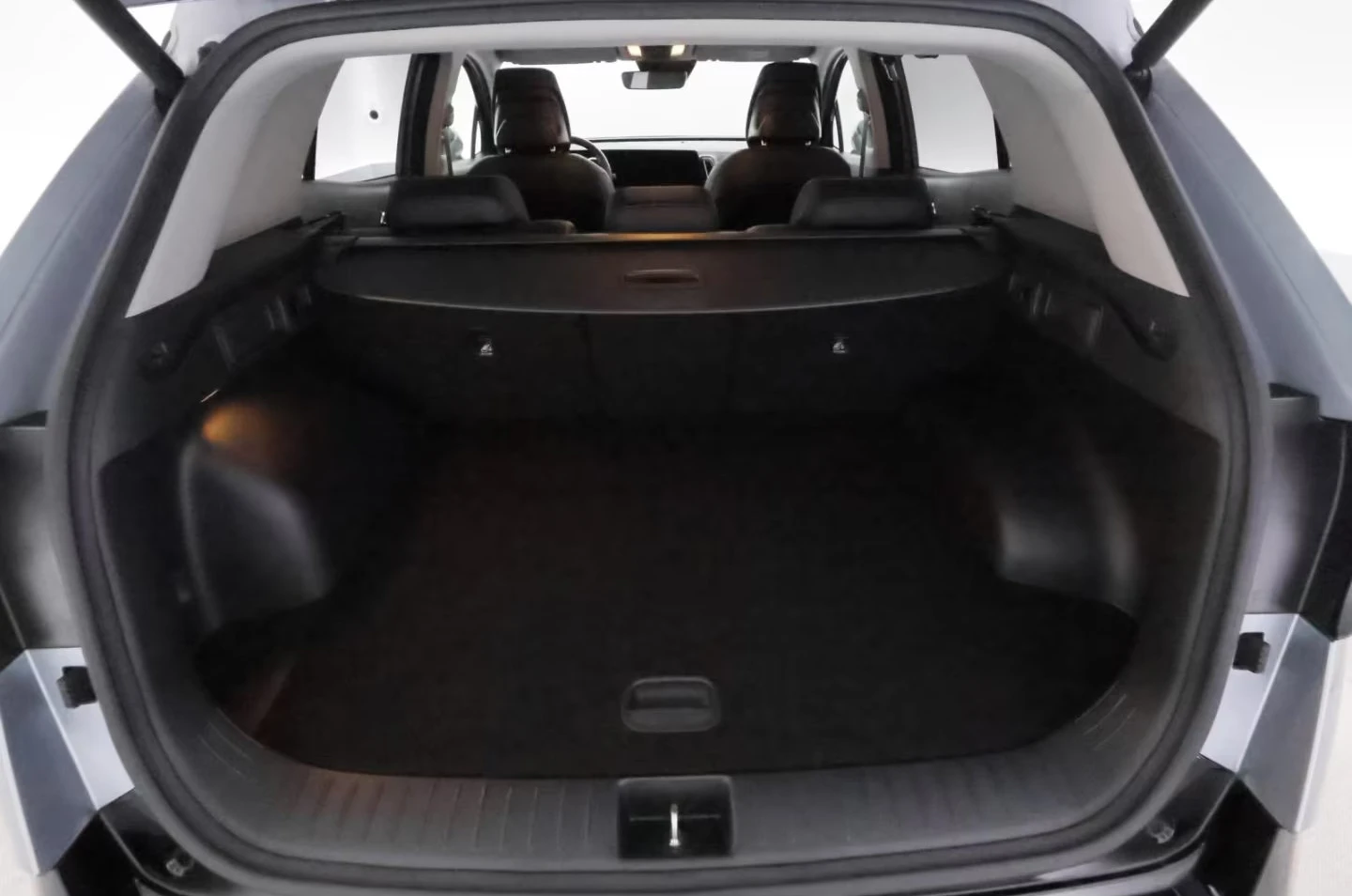 Kia Sportage PHEV/265HP/4WD/SPIRIT/CAM/LED/KLESS/CPLAY/589q, снимка 14 - Автомобили и джипове - 55655258