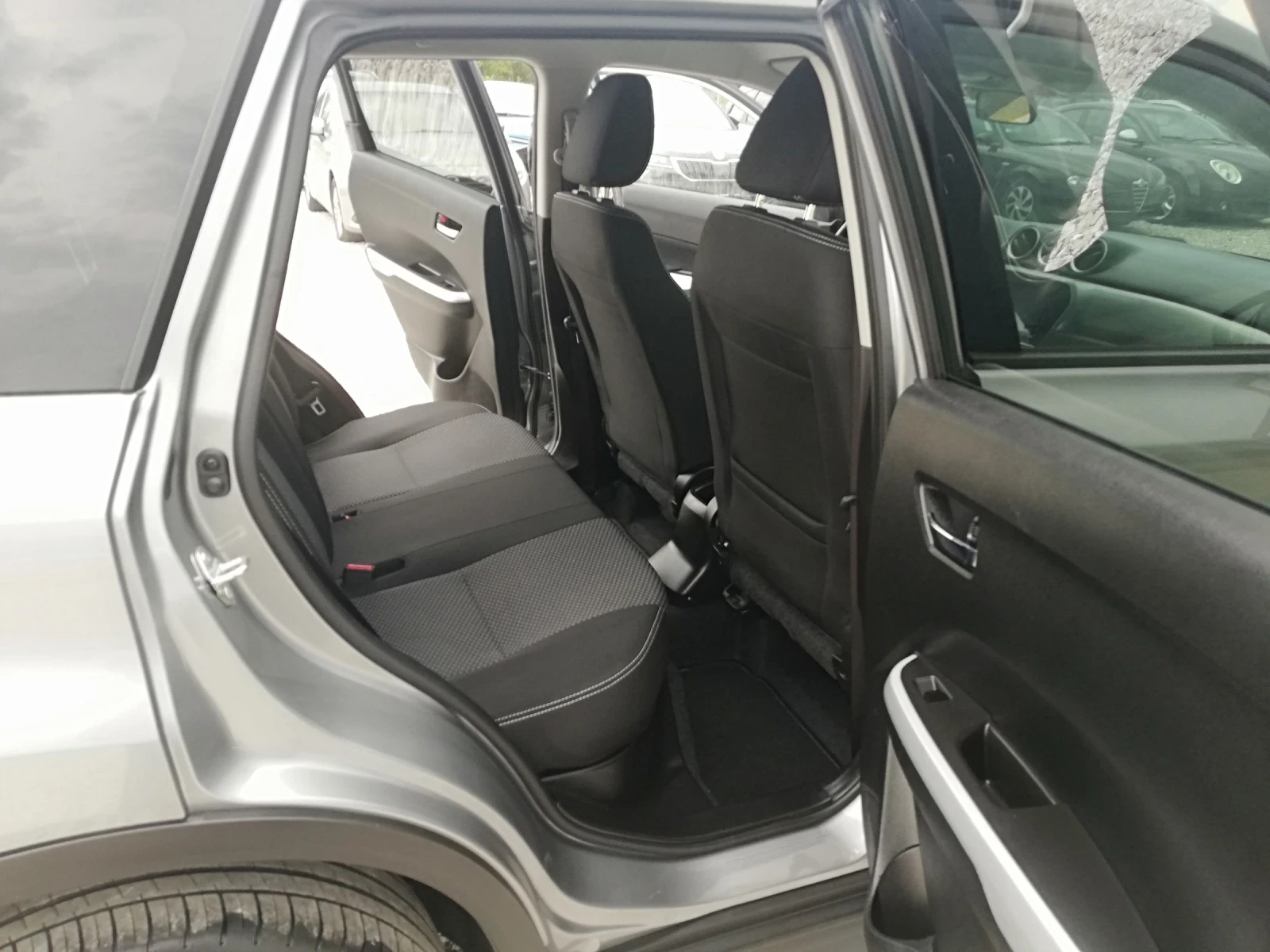 Suzuki Vitara 1.6I KLIMA KAMERA, снимка 12 - Автомобили и джипове - 55832640