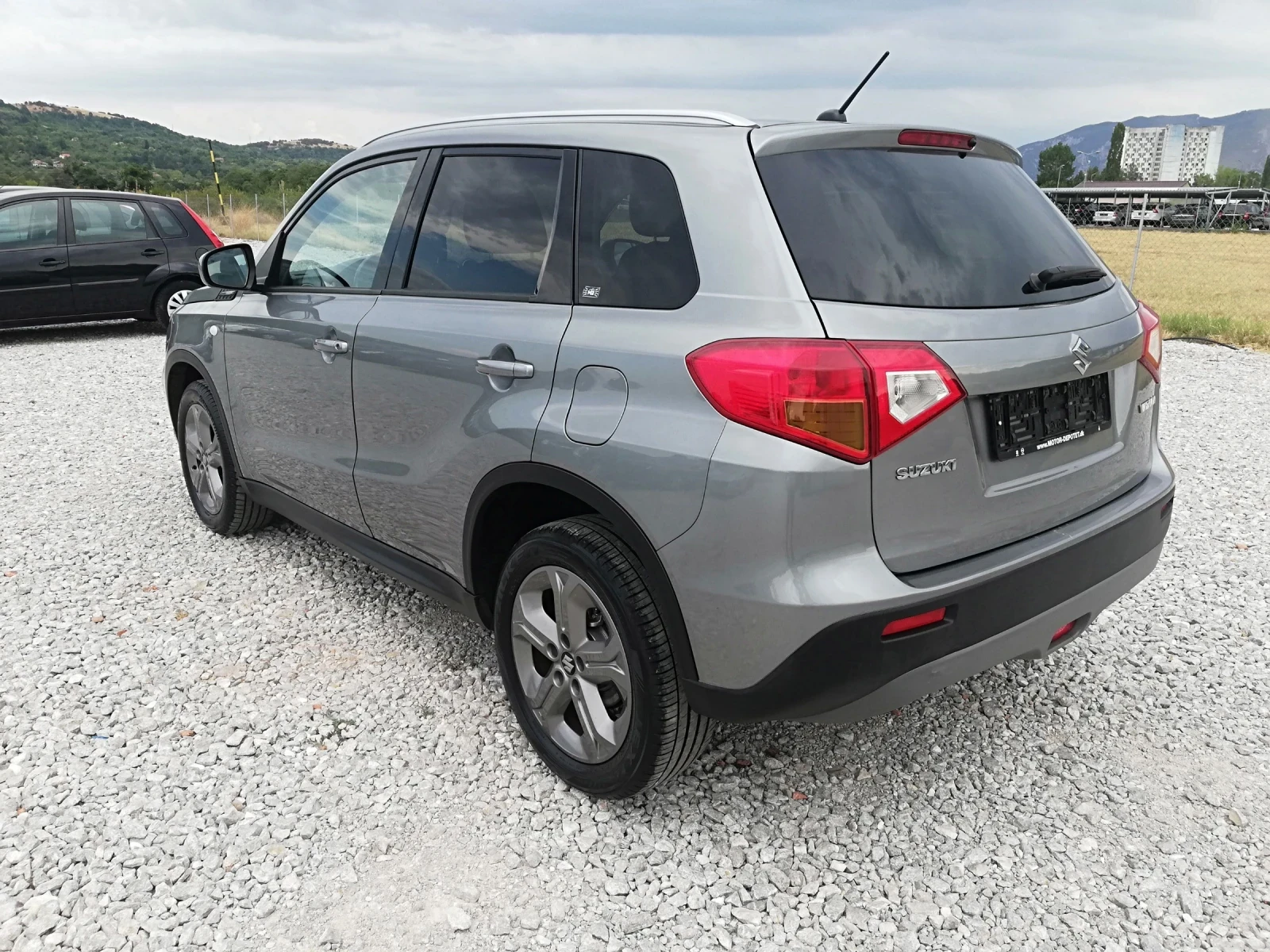 Suzuki Vitara 1.6I KLIMA KAMERA, снимка 4 - Автомобили и джипове - 55832640
