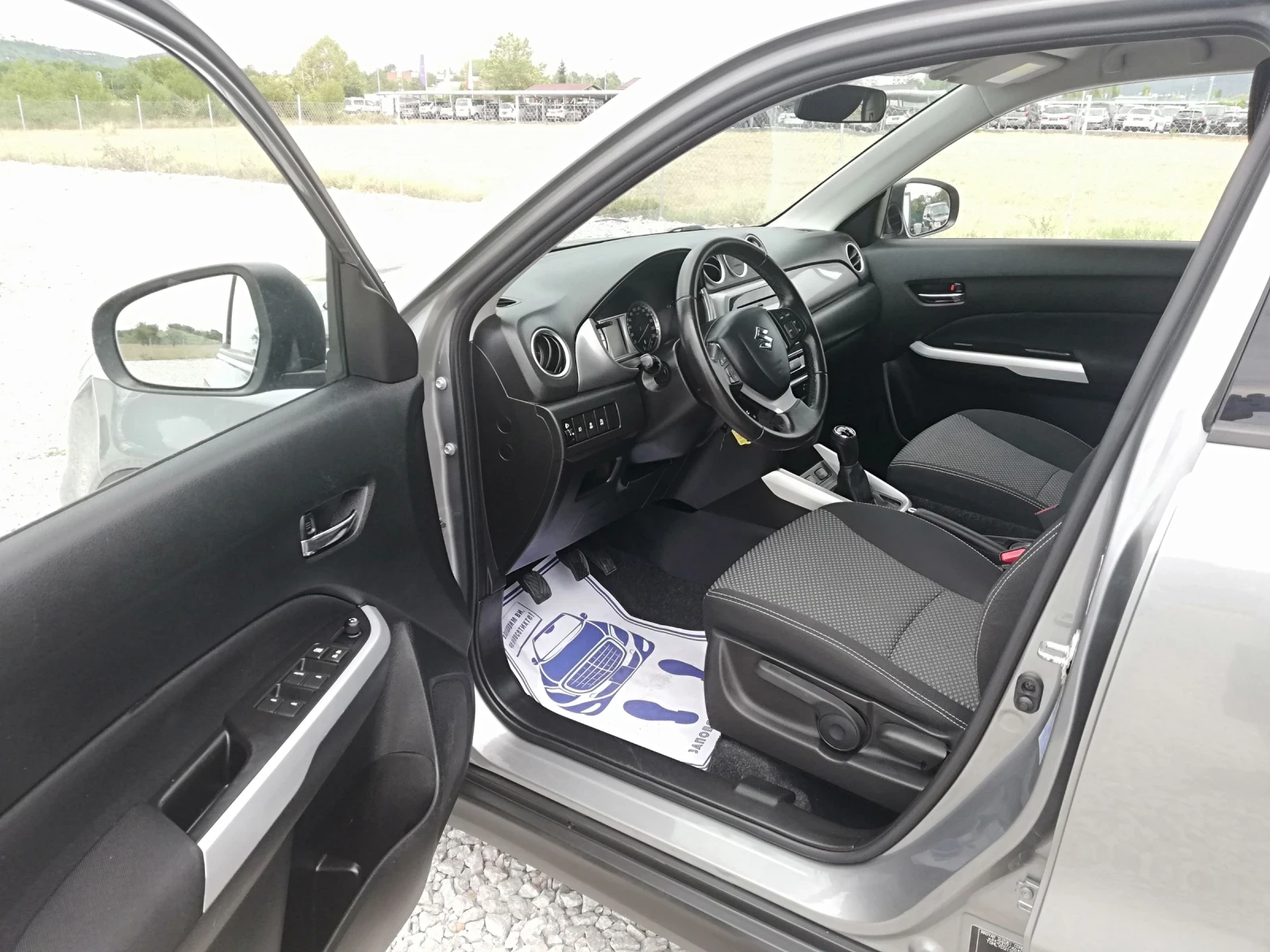 Suzuki Vitara 1.6I KLIMA KAMERA, снимка 9 - Автомобили и джипове - 55832640