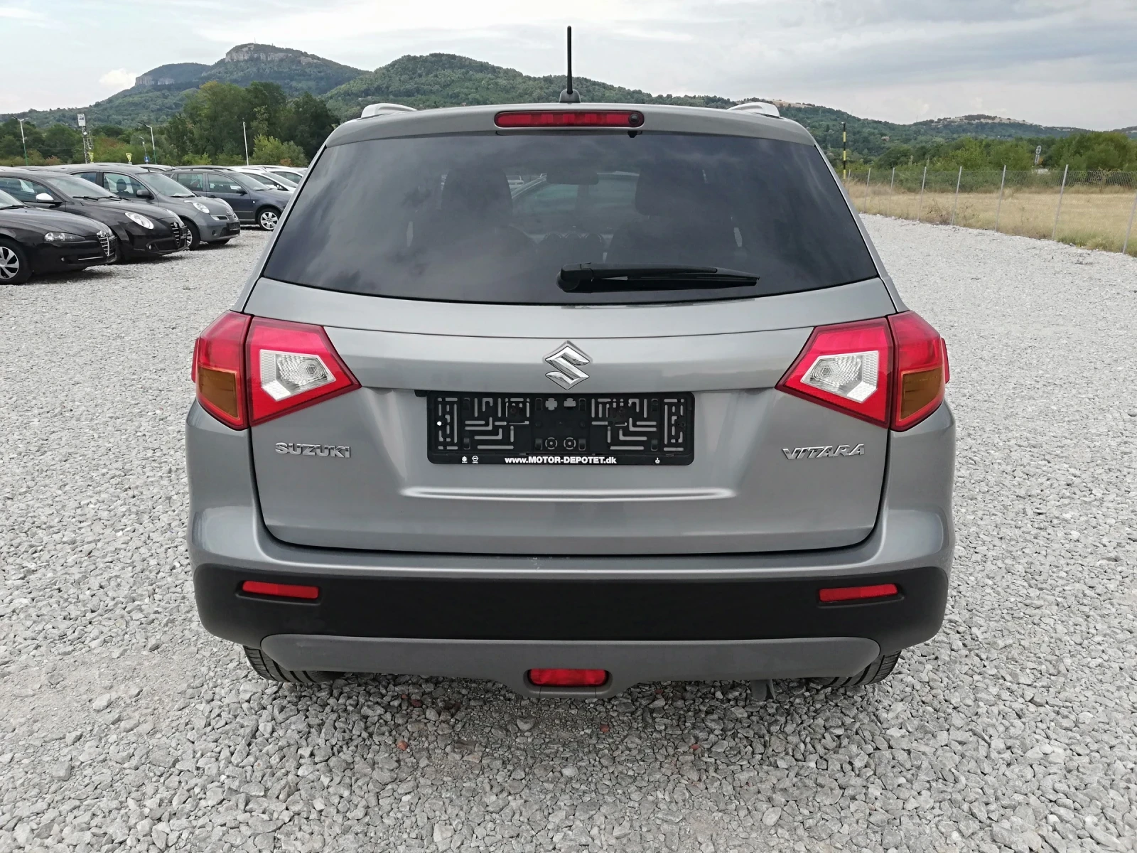 Suzuki Vitara 1.6I KLIMA KAMERA, снимка 5 - Автомобили и джипове - 55832640