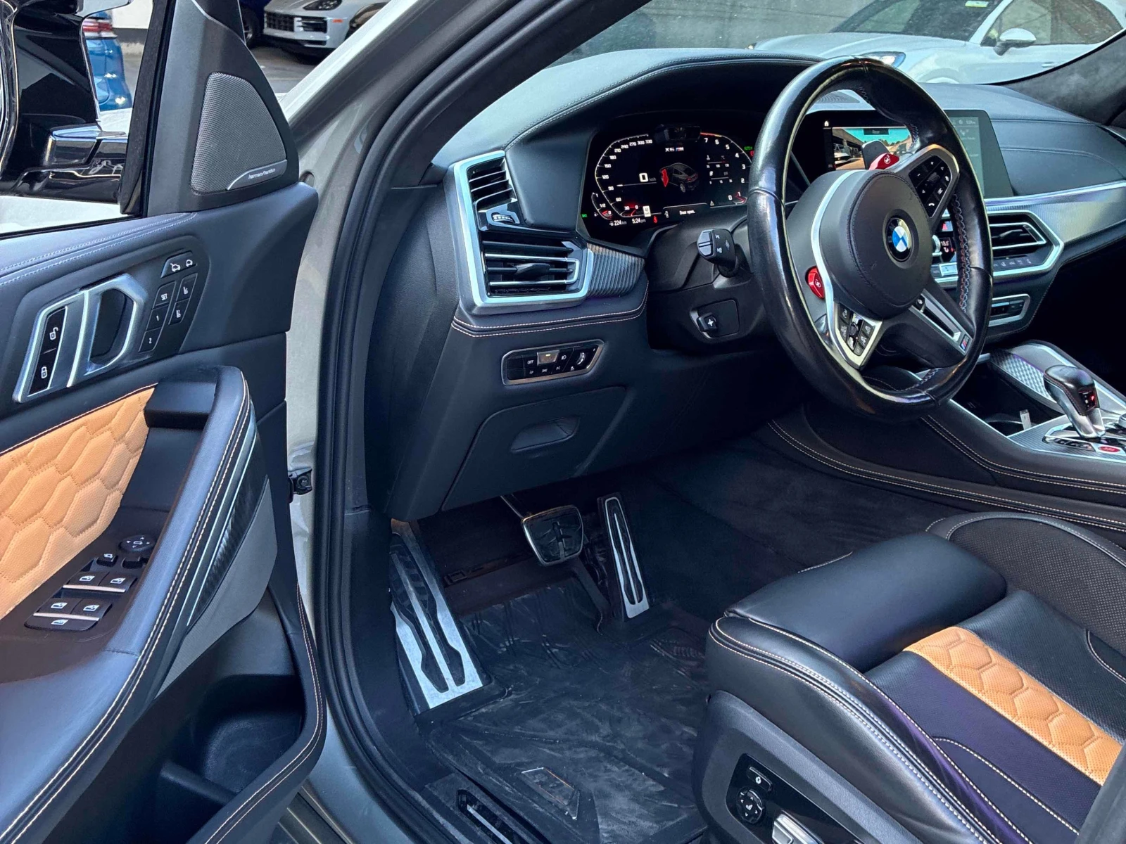 BMW X6 Competition xDrive | CARFAX | АВТОКРЕДИТ , снимка 7 - Автомобили и джипове - 56087539