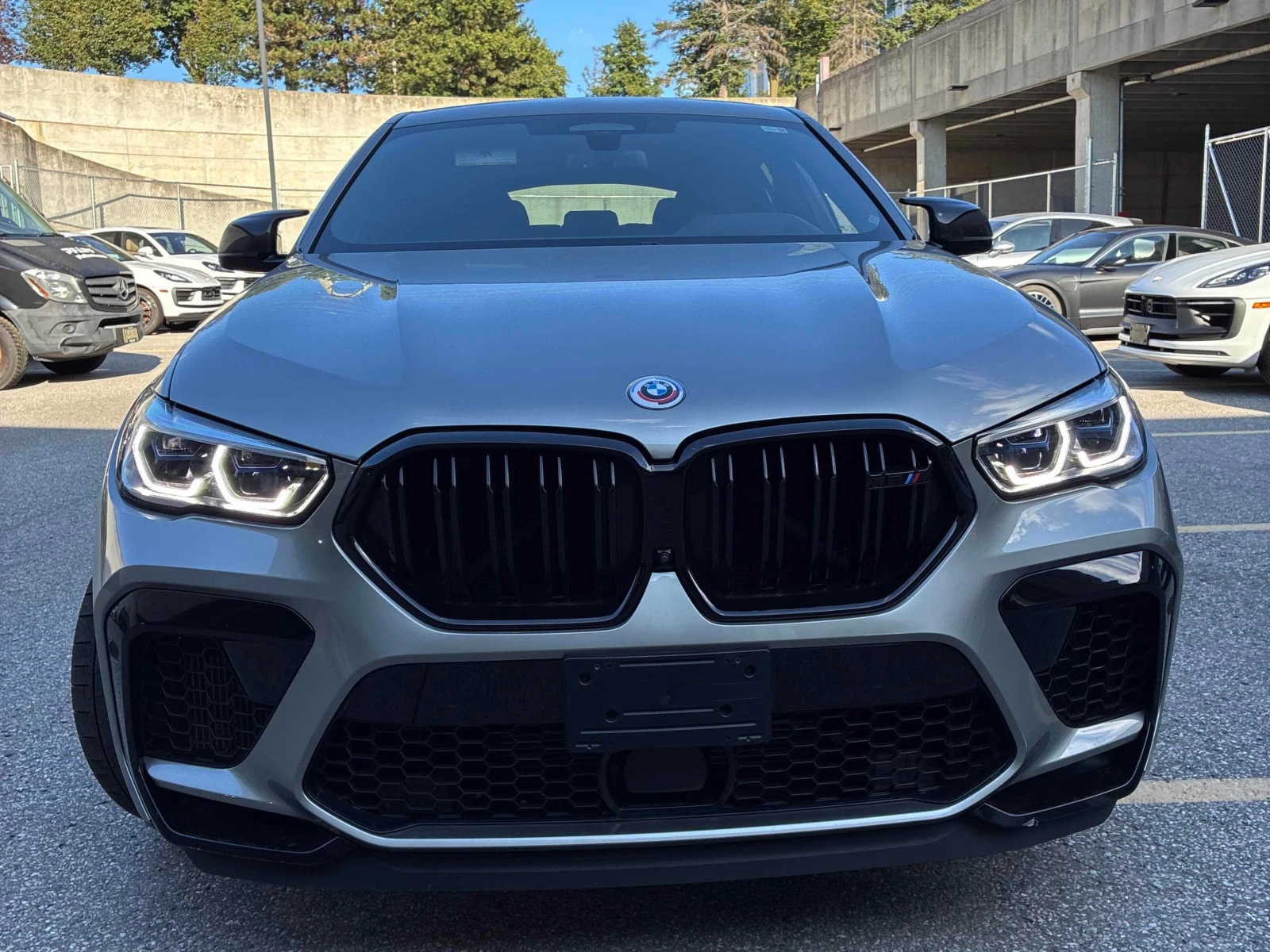 BMW X6 Competition xDrive | CARFAX | АВТОКРЕДИТ , снимка 2 - Автомобили и джипове - 56087539