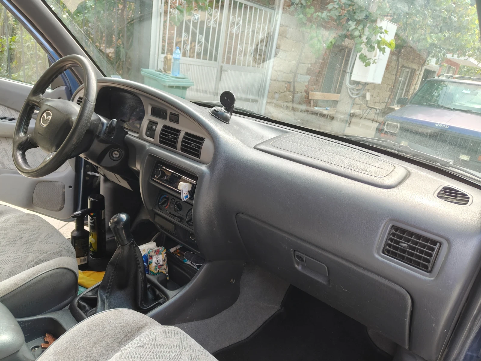 Mazda B2500 Пикап, снимка 10 - Автомобили и джипове - 56292875