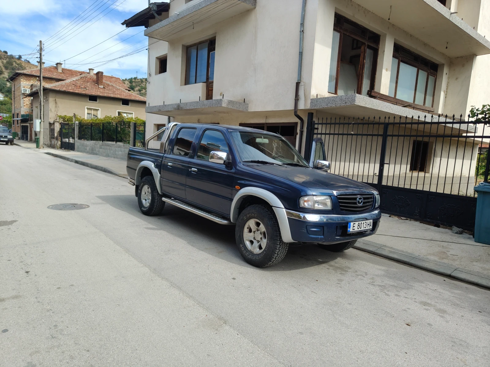 Mazda B2500 Пикап, снимка 4 - Автомобили и джипове - 56292875