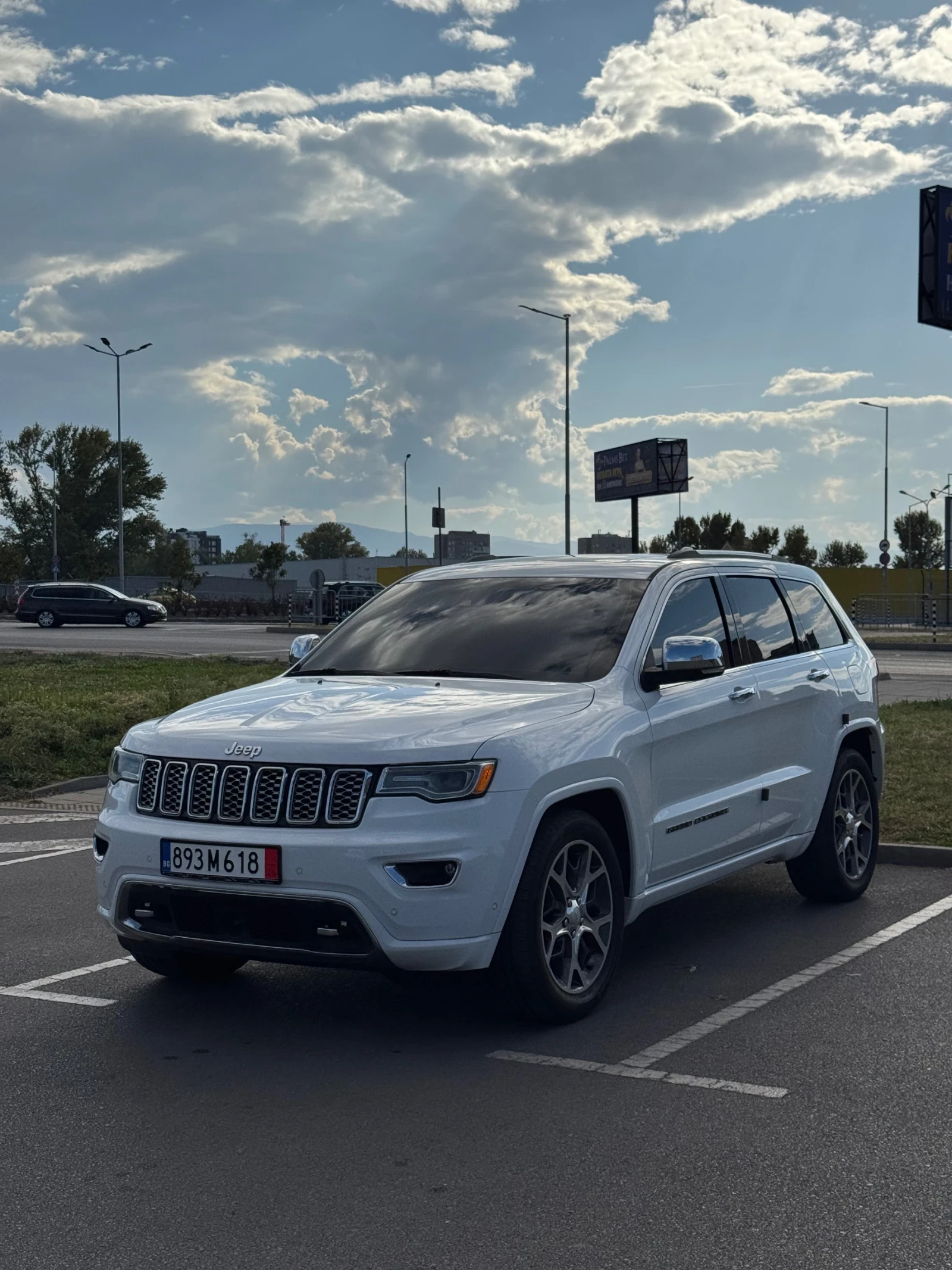 Jeep Grand cherokee OVERLAND 3.6 БЕНЗИН