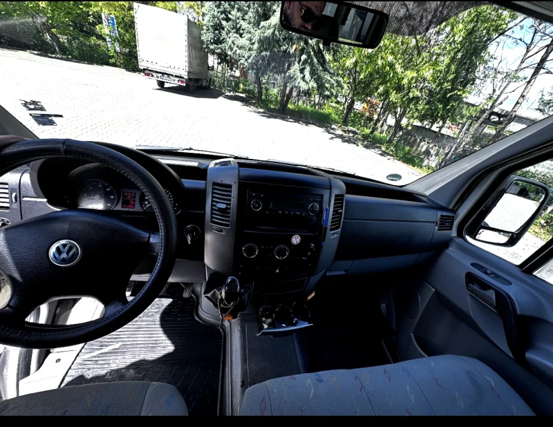 VW Crafter, снимка 9 - Бусове и автобуси - 48559296