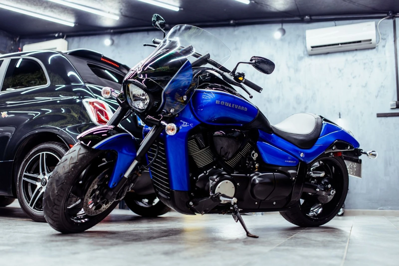 Suzuki Boulevard B.O.S.S. EDITION M109R - изображение 2