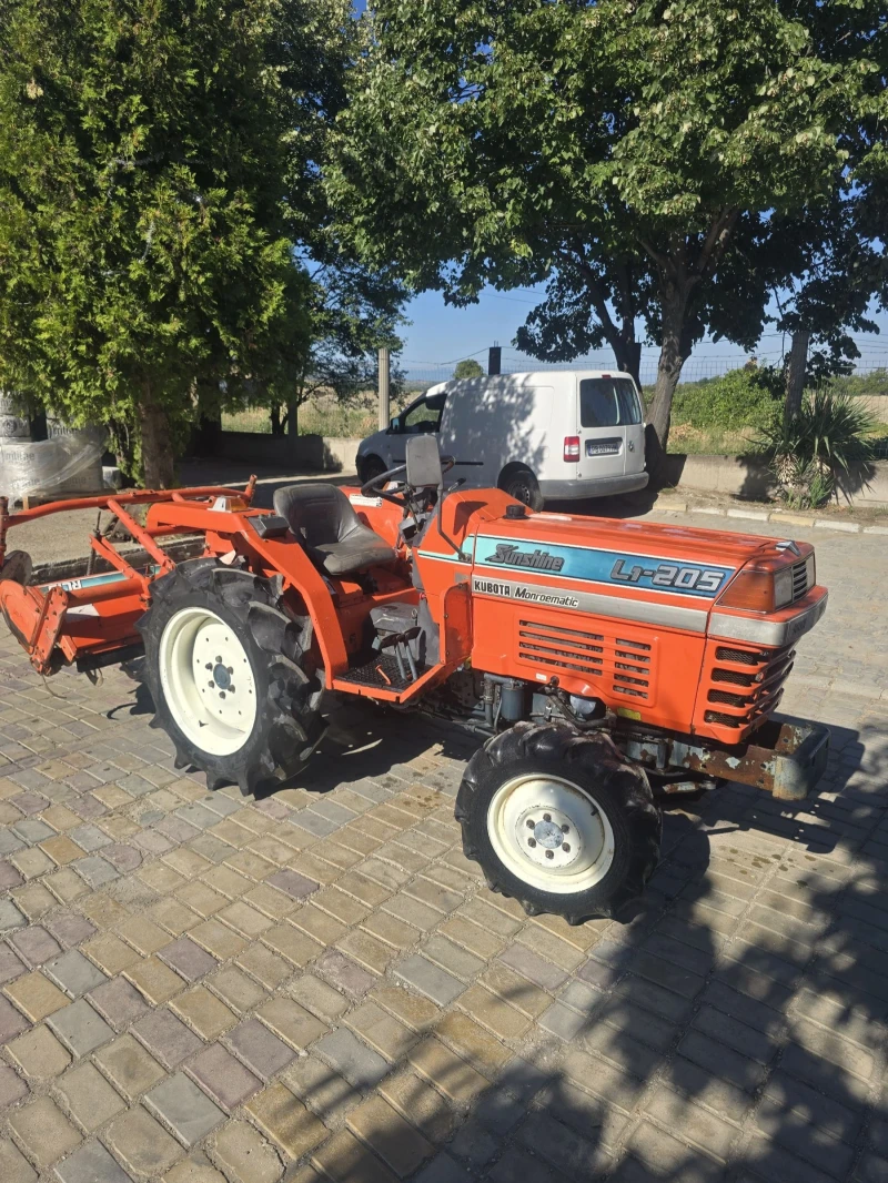 Трактор Kubota L1 - 205