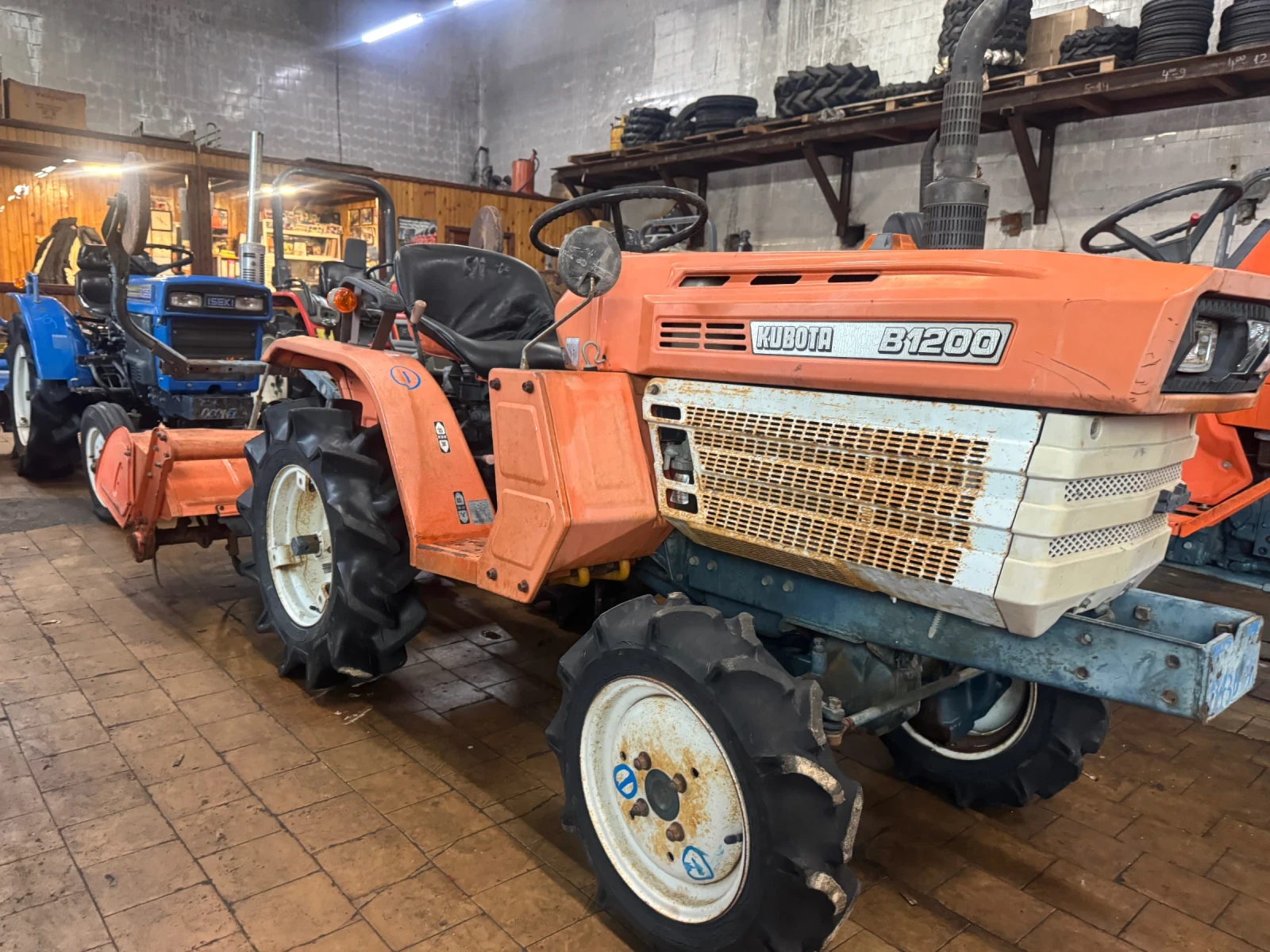 Трактор Kubota Kubota B1200 - изображение 3