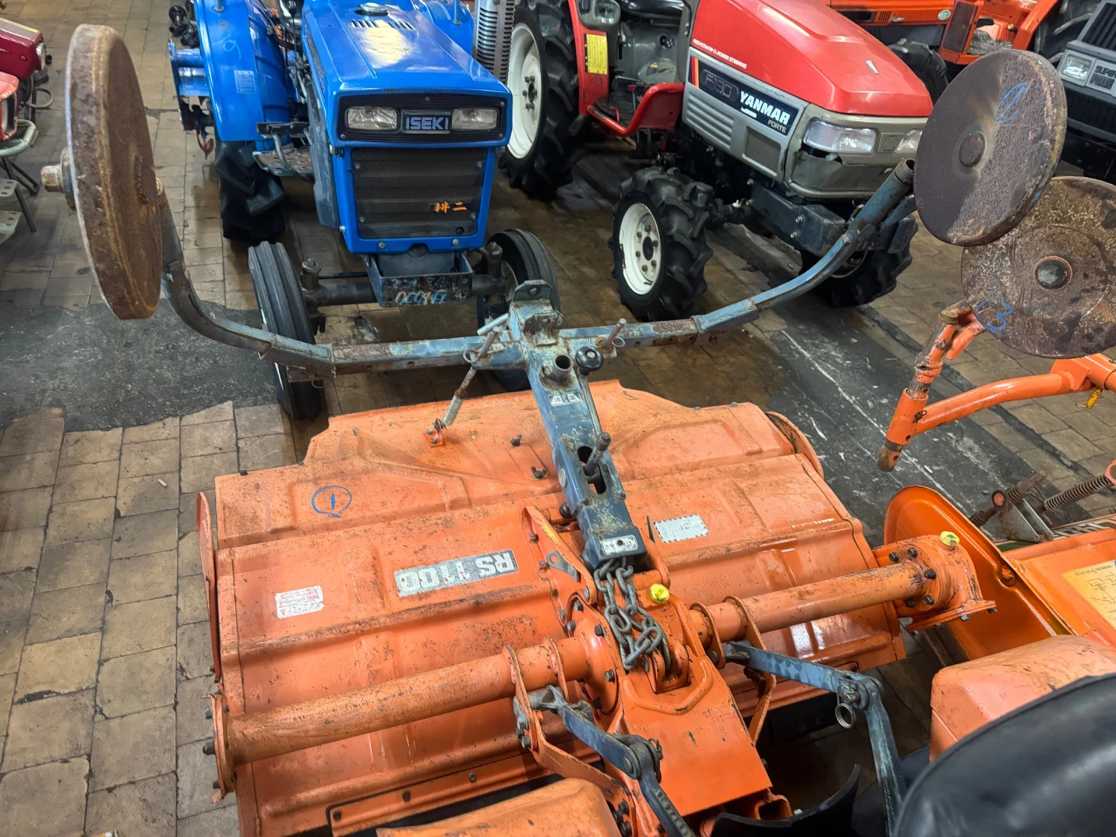 Трактор Kubota Kubota B1200 - изображение 5