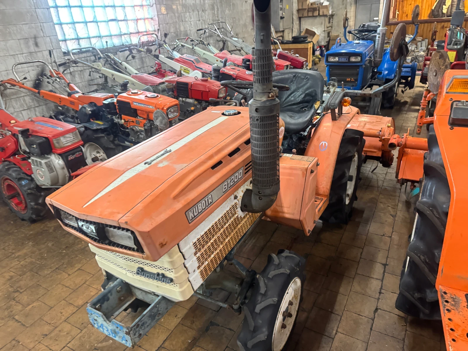 Трактор Kubota Kubota B1200 - изображение 4