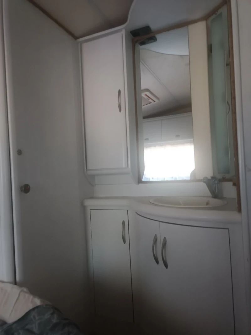 Каравана Hobby Prestige 560 KMFE, снимка 8 - Каравани и кемпери - 52683343