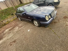 Mercedes-Benz E 200, снимка 4
