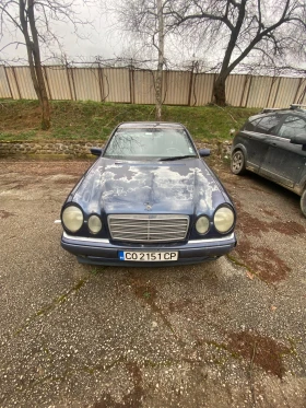 Mercedes-Benz E 200, снимка 2