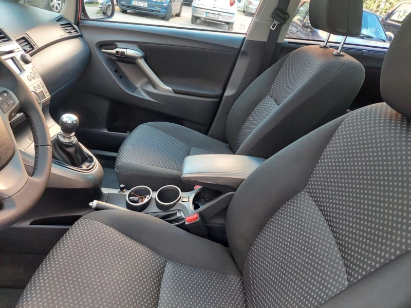 Toyota Verso 2.0D4D 126к.с., снимка 11 - Автомобили и джипове - 47453329