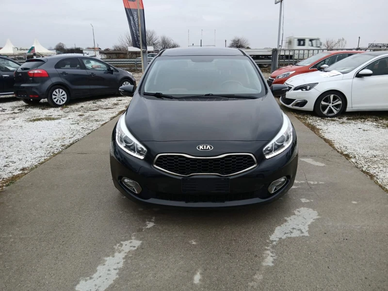 Kia Ceed 1.6CRDI, 128кс, 6 скорости , снимка 1 - Автомобили и джипове - 48211977