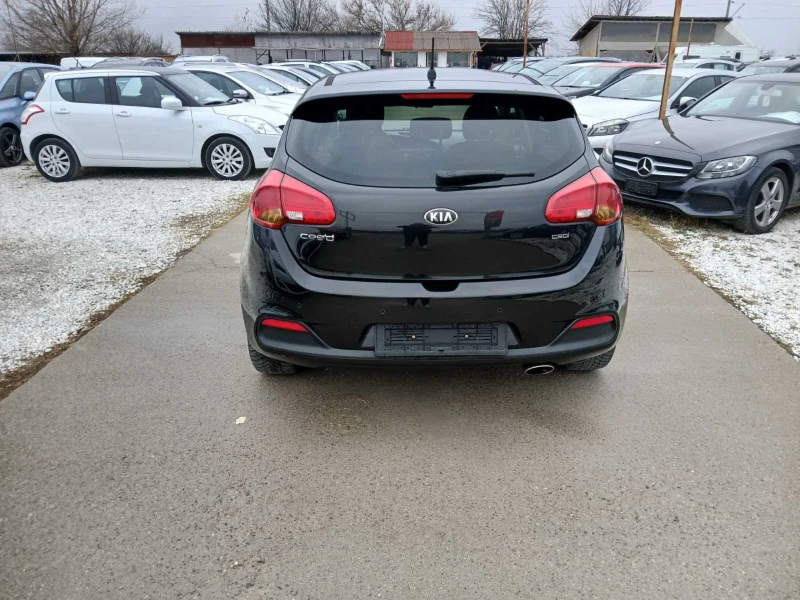 Kia Ceed 1.6CRDI, 128кс, 6 скорости , снимка 4 - Автомобили и джипове - 48211977