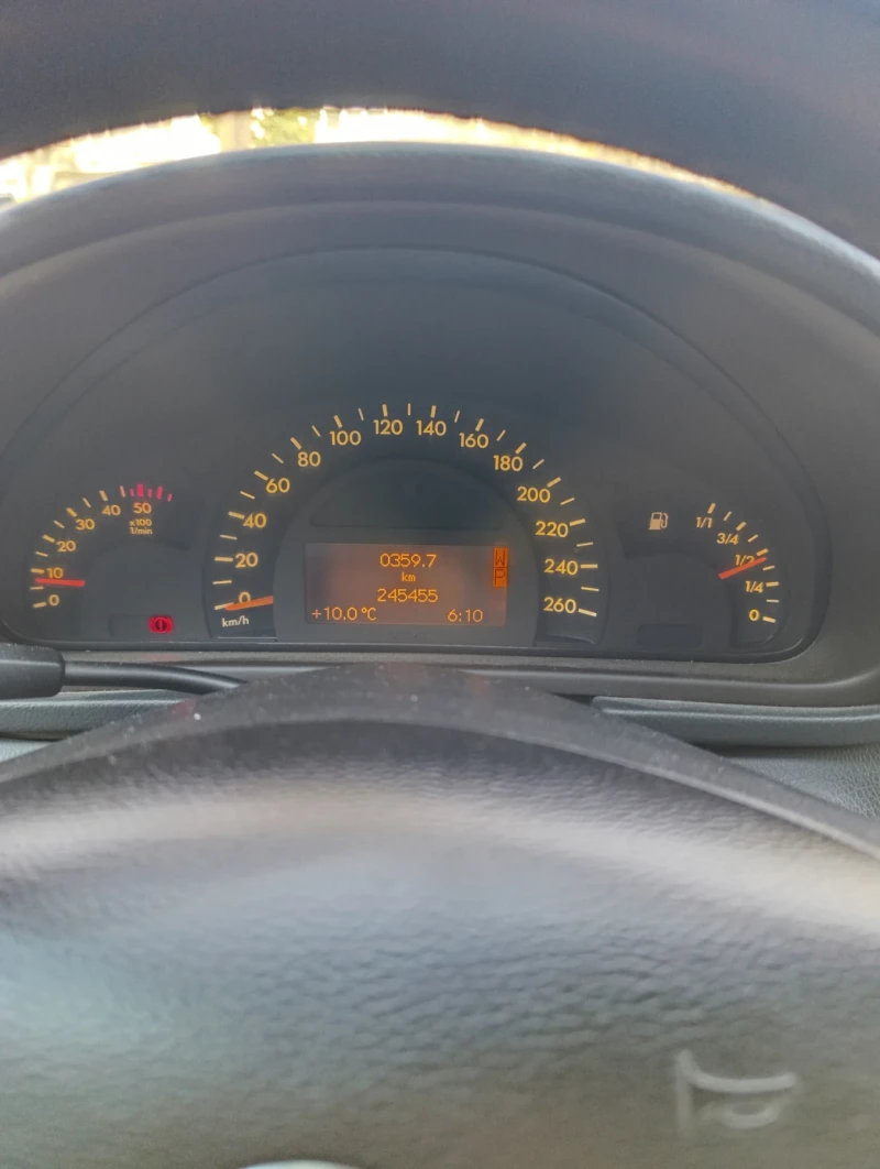 Mercedes-Benz C 200, снимка 16 - Автомобили и джипове - 49146042