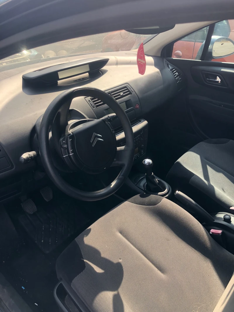 Citroen C4 1.4 i , снимка 7 - Автомобили и джипове - 51085386