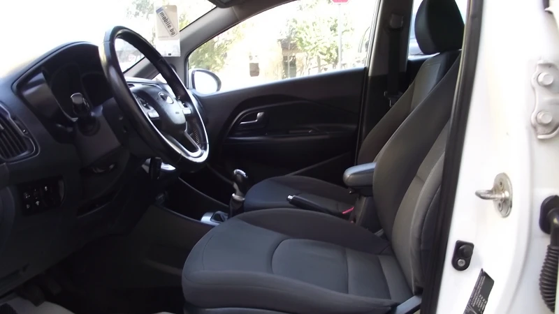Kia Rio 1.1.d.75.k.c.6.speed.НОВА., снимка 13 - Автомобили и джипове - 52232201