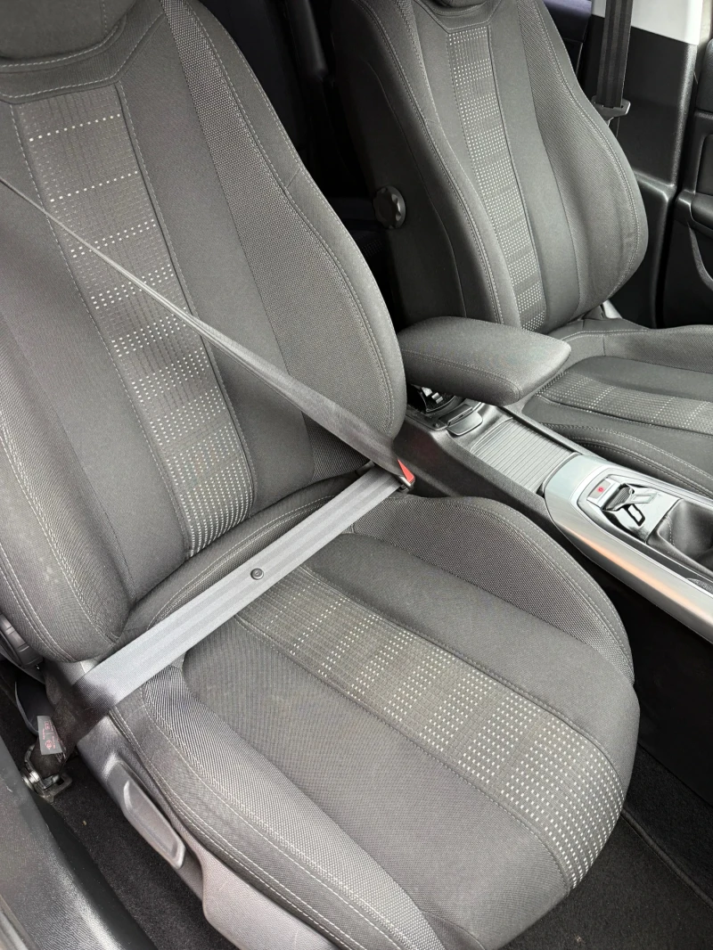 Peugeot 308 Allure 1.6 BlueHdi, снимка 11 - Автомобили и джипове - 52860401