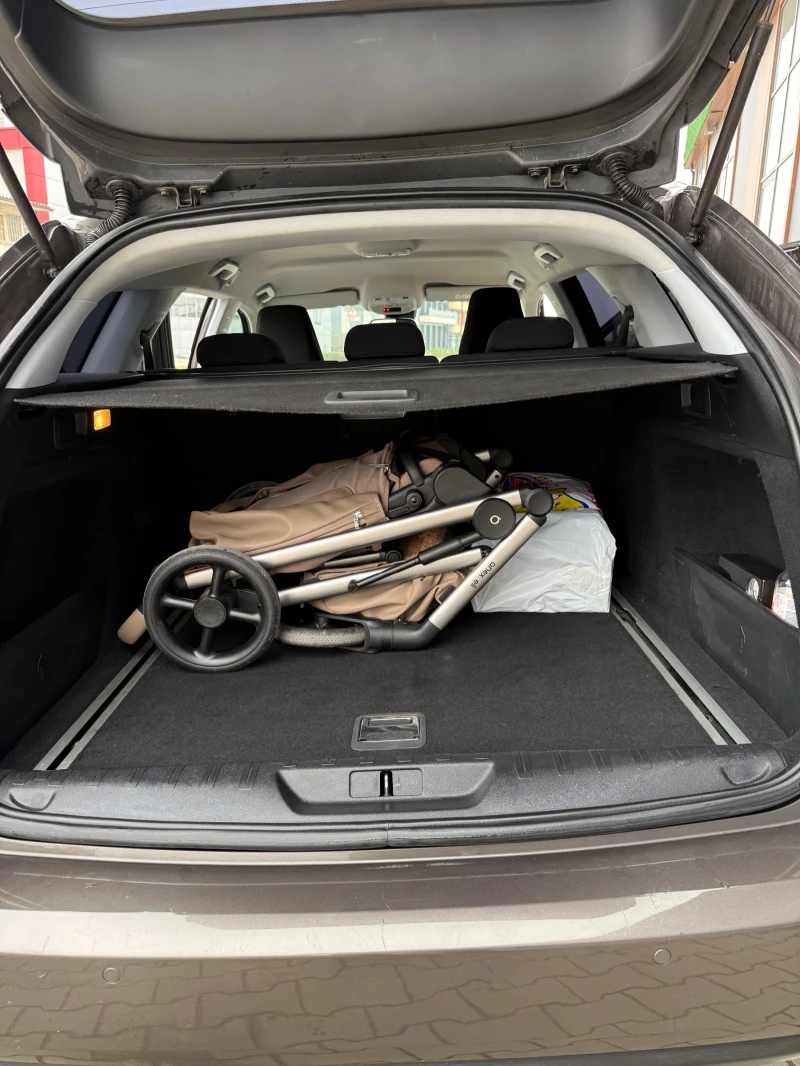 Peugeot 308 Allure 1.6 BlueHdi, снимка 13 - Автомобили и джипове - 52860401