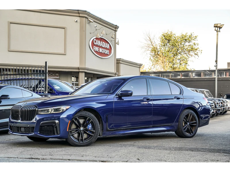 BMW 750 xDrive ///M/DISTRONIC/HEAD-UP/МАСАЖ/ОБДУХВАНЕ/FULL, снимка 2 - Автомобили и джипове - 53070696