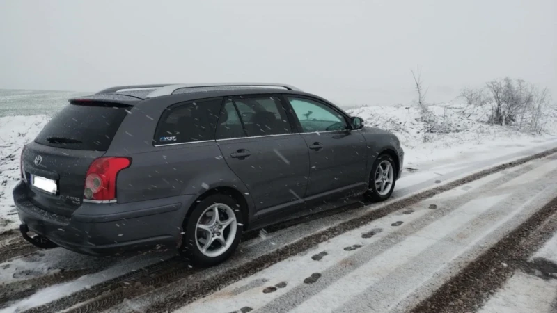 Toyota Avensis 2.0 D4d 126hp, снимка 2 - Автомобили и джипове - 53280499
