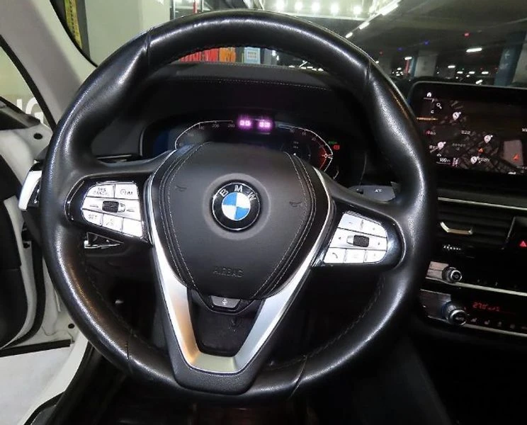 BMW 523 523d Luxury| 190к.с.| ВКЛ.ТЕХНОТЕСТ, снимка 8 - Автомобили и джипове - 55441607
