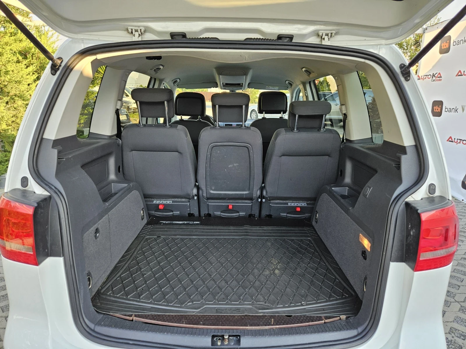 VW Touran 2.0TDI-140КС= АВТОМАТ= АВТОПИЛОТ= НАВИ= 2014г - изображение 10