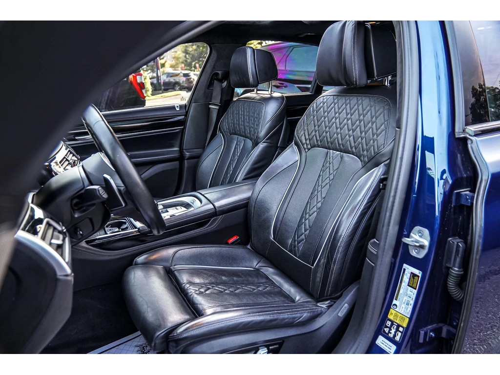 BMW 750 xDrive ///M/DISTRONIC/HEAD-UP/МАСАЖ/ОБДУХВАНЕ/FULL - изображение 6