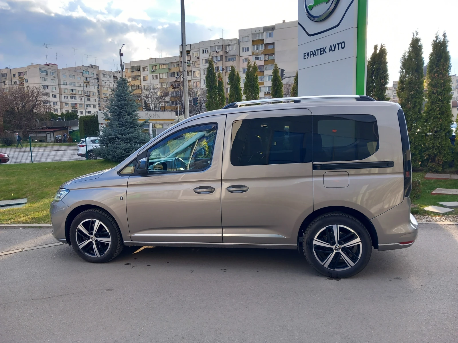 VW Caddy 2.0 TDI/7DSG, снимка 5 - Автомобили и джипове - 53988600