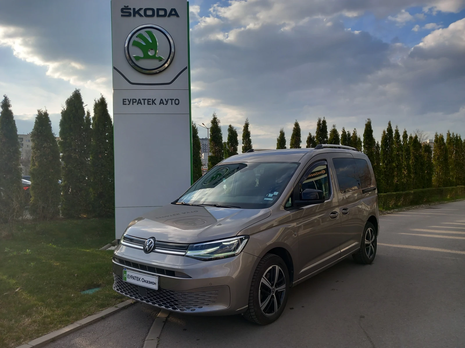 VW Caddy 2.0 TDI/7DSG | Auto.bg — изображение 1
