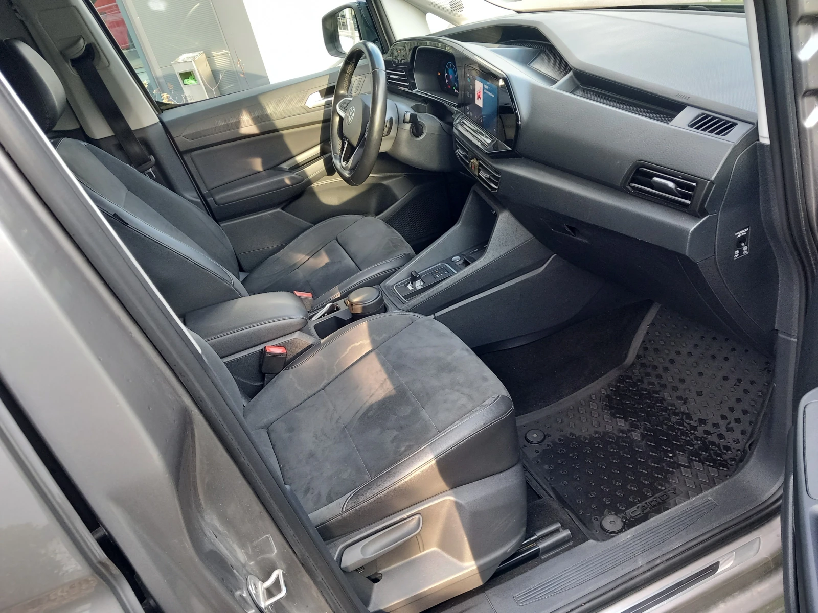 VW Caddy 2.0 TDI/7DSG, снимка 9 - Автомобили и джипове - 53988600