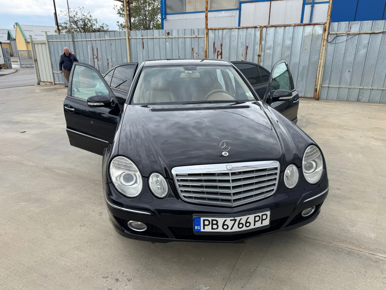 Mercedes-Benz E 280, снимка 3 - Автомобили и джипове - 54387932