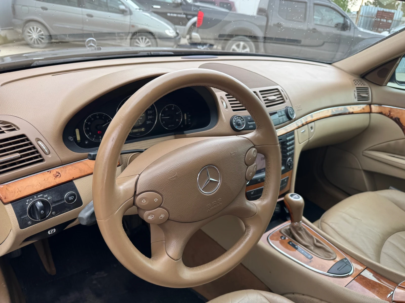Mercedes-Benz E 280, снимка 8 - Автомобили и джипове - 54387932