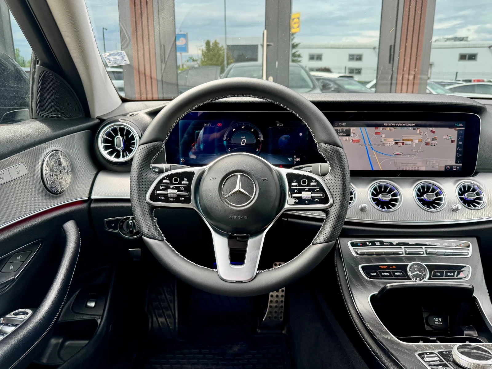 Mercedes-Benz E 220  Brabus* Digital* Камера* Лизинг, снимка 10 - Автомобили и джипове - 54643902
