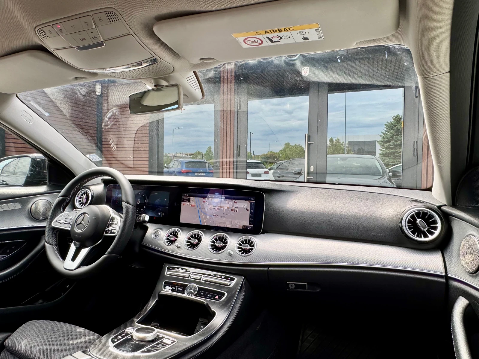 Mercedes-Benz E 220  Brabus* Digital* Камера* Лизинг, снимка 12 - Автомобили и джипове - 54643902