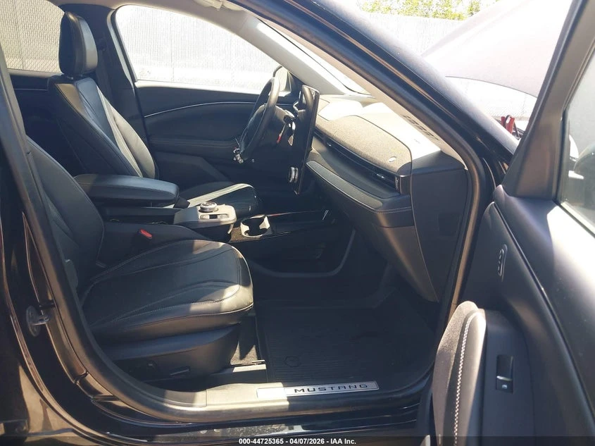Ford Mustang Mach-E Premium, снимка 5 - Автомобили и джипове - 54655854