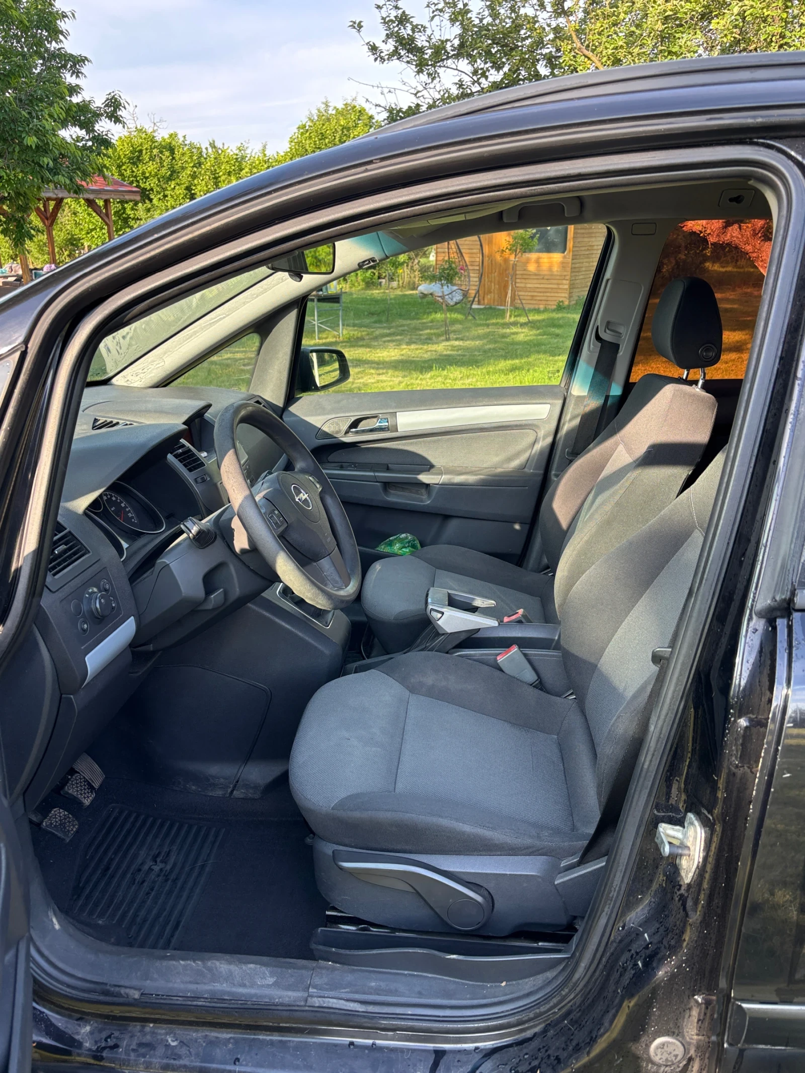 Opel Zafira 1.9 CDTI 120hp, снимка 7 - Автомобили и джипове - 54982412